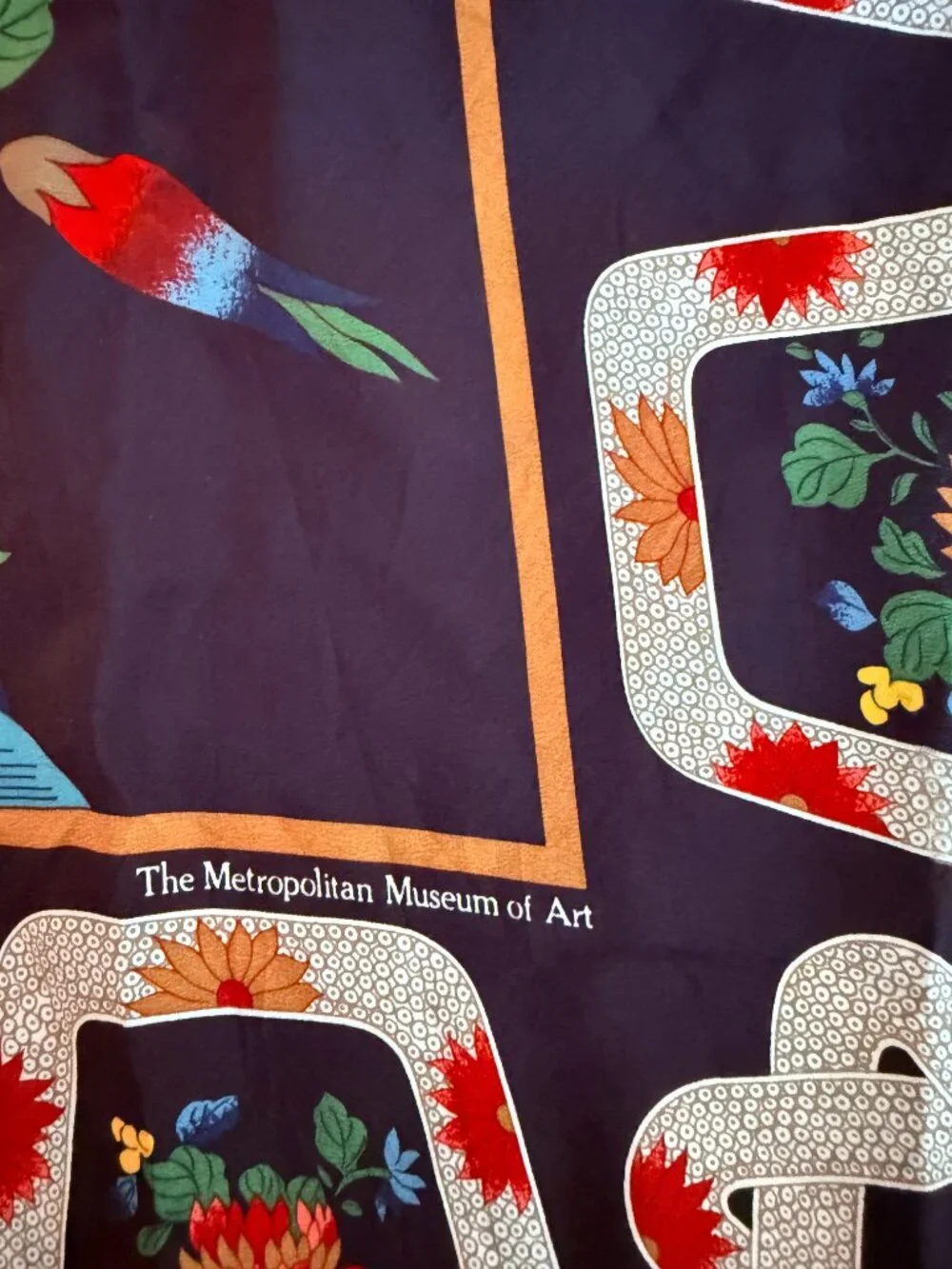 BLACK METROPOLITAN MUSEUM OF ART SILK SCARF "TREE OF LIFE" - Picture 2 of 8